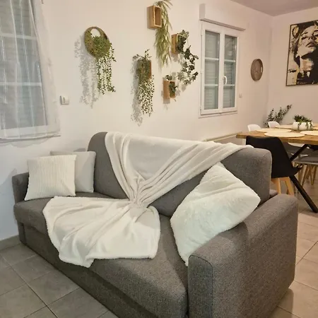 Aeroport A Pied La Signature Dore * Tillé